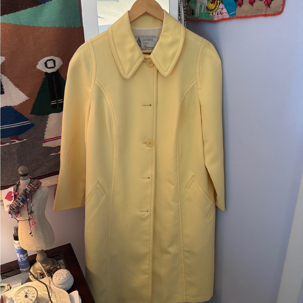 London Fog elegant lined  Yellow Women's trench coat - Picture 3 of 16